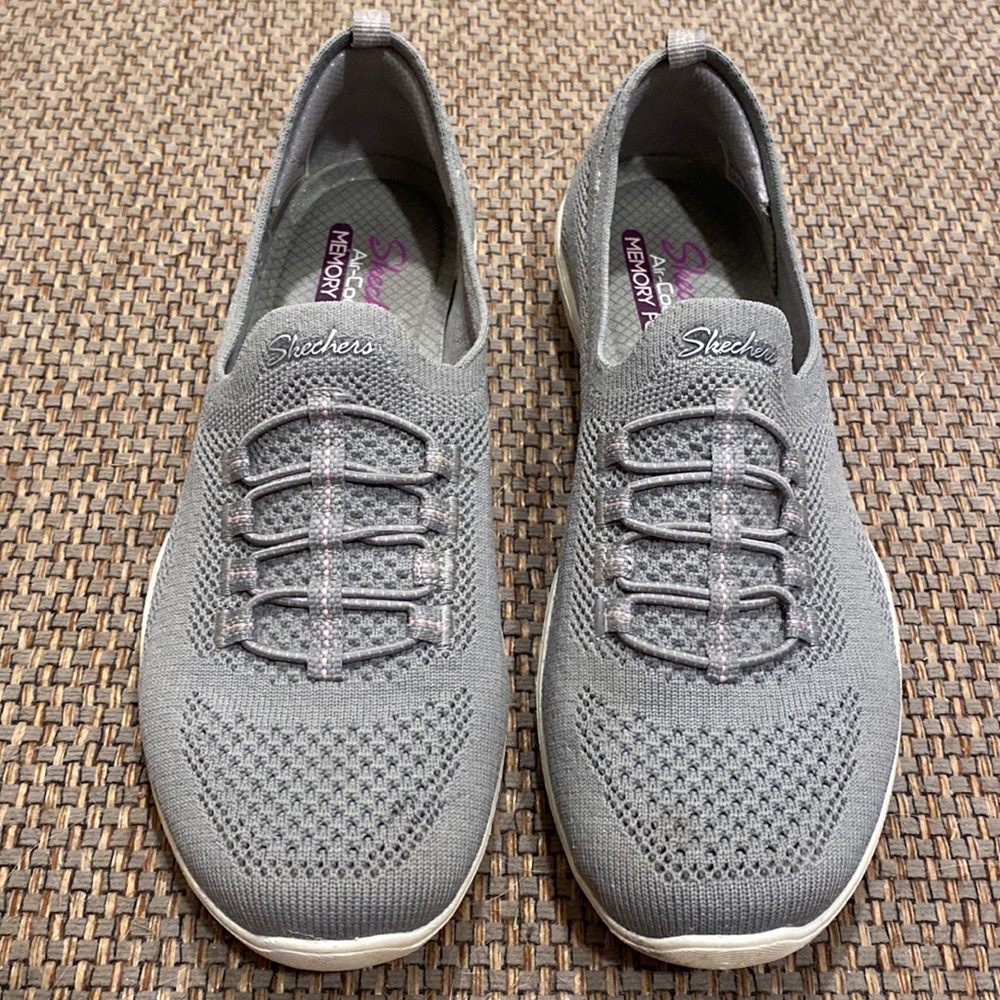 Skechers 8 Gray Memory Foam Slip On Sneakers